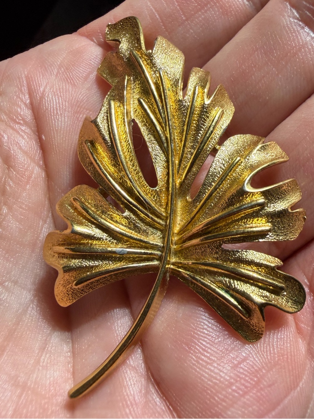 Vintage Monet Gold Tone Leaf Brooch